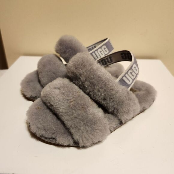 SPECIAL! Auth. Ugg "Oh Yeah" Gray Sheepskin Strap Sandals Girls Sz. 9 MSRP $129 - Picture 5 of 6